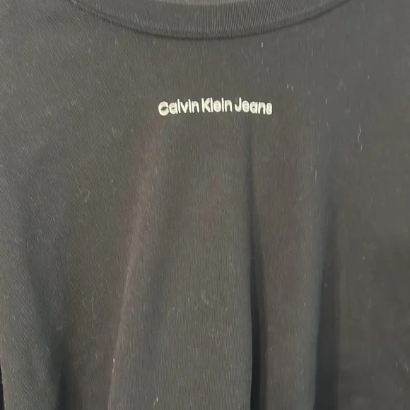 Calvin Klein Cropped Sweatshirt. - Picture 2 of 5